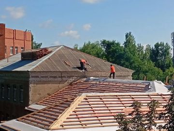 Николай Руппель: В Ясиноватой продолжается капитальный ремонт поликлиники № 2 Ясиноватской центральной районной больницы