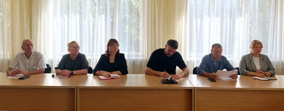 Наталья Бегуненко: Сегодня, 9 сентября, руководитель Управы Петровского внутригородского района Администрации г.о. Донецк Бегуненко Наталья Ивановна провела еженедельное аппаратное совещание Наталья Бегуненко: Сегодня, 9 сентября, руководитель Управы Петровского внутригородского района Администрации г.о. Донецк Бегуненко Наталья Ивановна провела еженедельное аппаратное совещание