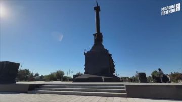 В День освобождения Мариуполя активисты Молодой Гвардии возложили цветы к стеле «Мариуполь — Город воинской славы», почтили память советских воинов-освободителей, а также жителей и защитников города, погибших в годы Великой...