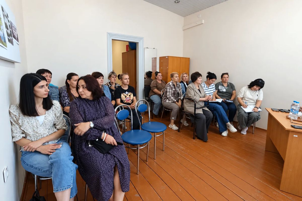 Встречи с трудовыми коллективами продолжаются: диалог с жителями Комсомольского Встречи с трудовыми коллективами продолжаются: диалог с жителями Комсомольского