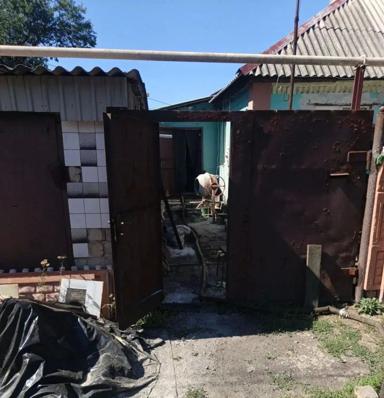 В Кировском внутригородском районе при поддержке региона-шефа Московская область продолжается подвоз воды для жителей домов, в которые в установленный графиком день не поступила вода В Кировском внутригородском районе при поддержке региона-шефа Московская область продолжается подвоз воды для жителей домов, в которые в установленный графиком день не поступила вода