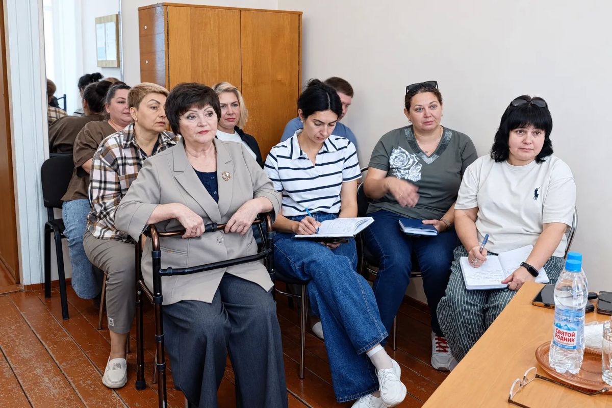 Встречи с трудовыми коллективами продолжаются: диалог с жителями Комсомольского Встречи с трудовыми коллективами продолжаются: диалог с жителями Комсомольского