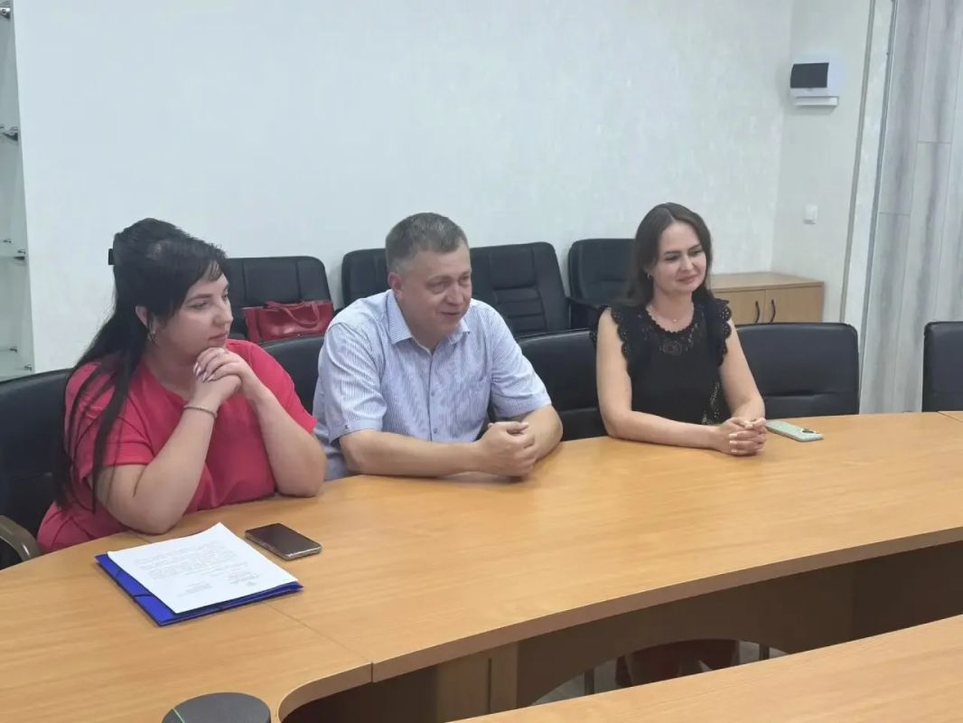 В рамках взаимодействия состоялась рабочая встреча представителей Минтруда ДНР и Отделения по Донецкой Народной Республике Южного главного управления Центрального Банка Российской Федерации В рамках взаимодействия состоялась рабочая встреча представителей Минтруда ДНР и Отделения по Донецкой Народной Республике Южного главного управления Центрального Банка Российской Федерации