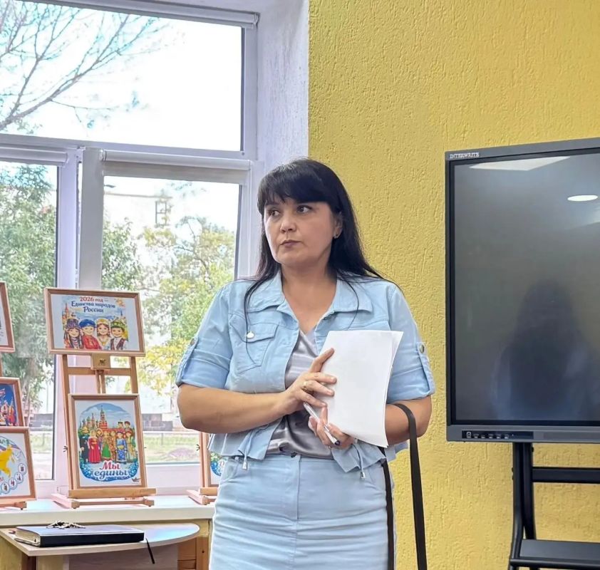 Заместитель главы администрации Алёна Кошевая и управляющий делами администрации Наталья Паршина провели рабочую встречу с руководителями структурных подразделений округа