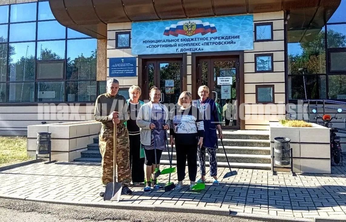 Сотрудники учреждений образования, спорта и культуры приняли активное участие в еженедельной акции «Чистый четверг» Сотрудники учреждений образования, спорта и культуры приняли активное участие в еженедельной акции «Чистый четверг»