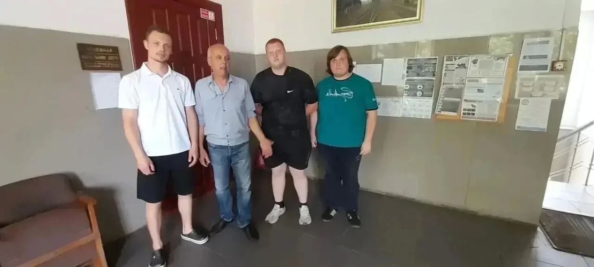 10 сентября 2026 года депутаты Ясиноватского муниципального совета от фракции «Единая Россия» — Наталья Филиппова и Валерий Аксенов провели встречи с населением 10 сентября 2026 года депутаты Ясиноватского муниципального совета от фракции «Единая Россия» — Наталья Филиппова и Валерий Аксенов провели встречи с населением