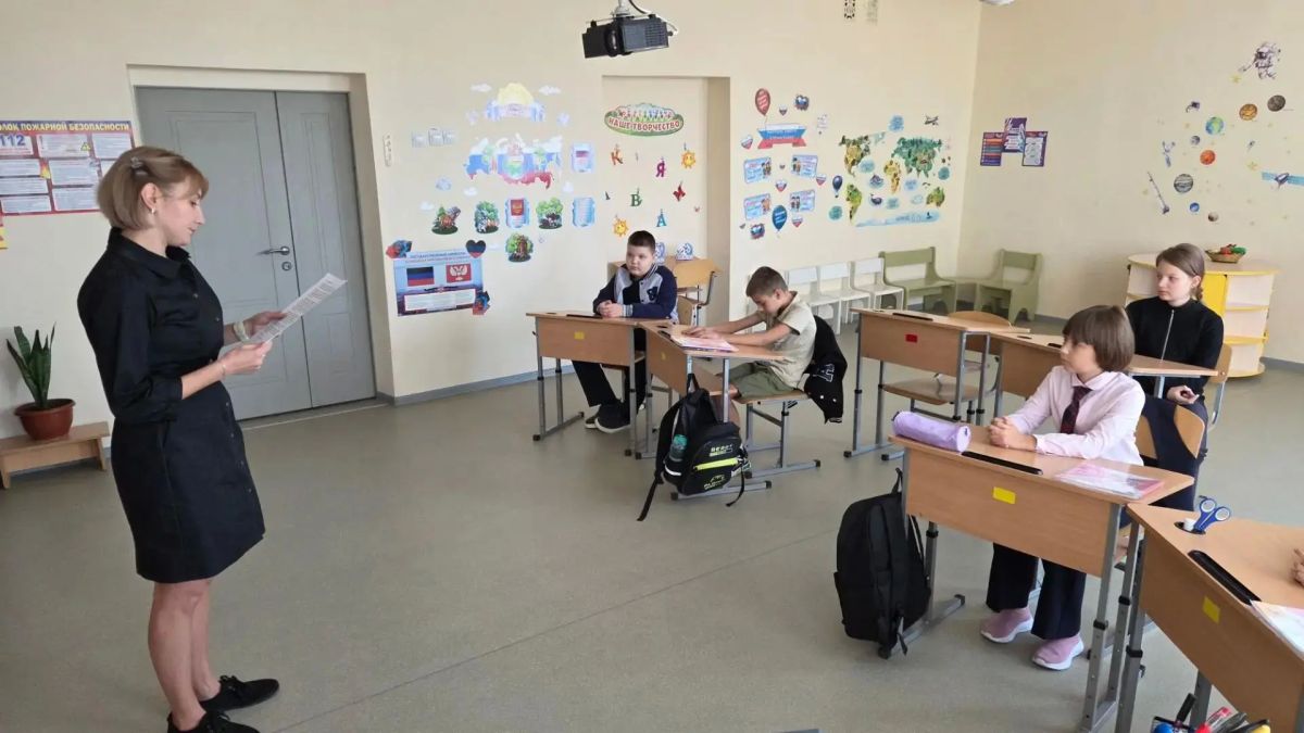 «Стихи и песни о родном городе»: в школе прошла музыкальнолитературная гостиная! «Стихи и песни о родном городе»: в школе прошла музыкальнолитературная гостиная!
