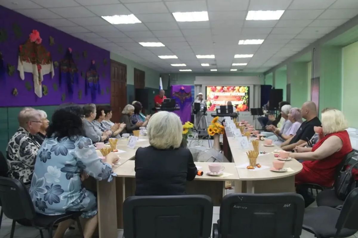 Встречи в кругу друзей продолжаются Встречи в кругу друзей продолжаются