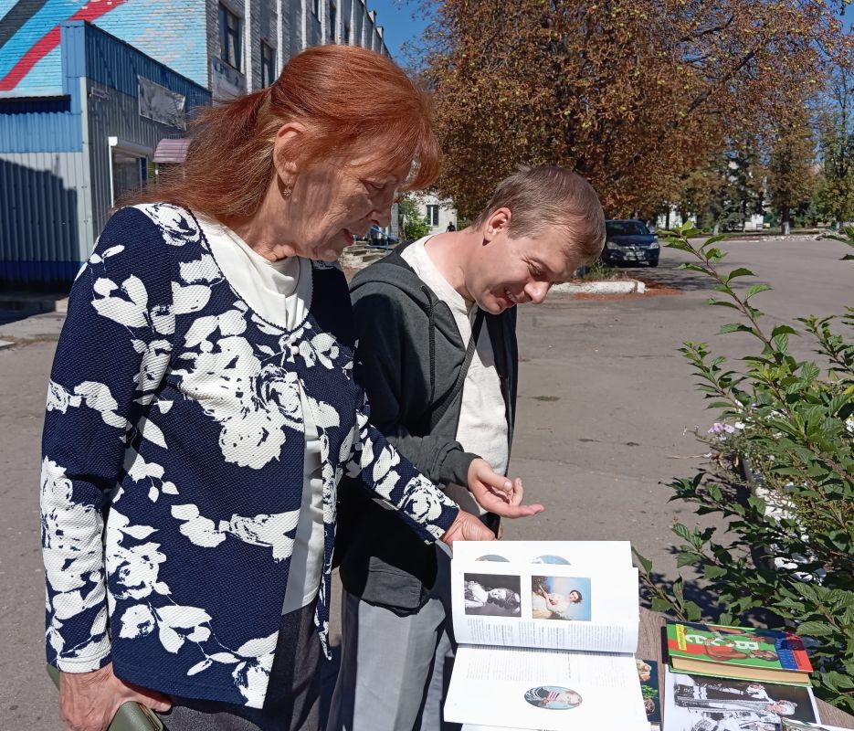 В Центральной городской модельной библиотеке прошёл День информации к Всемирному дню красоты В Центральной городской модельной библиотеке прошёл День информации к Всемирному дню красоты