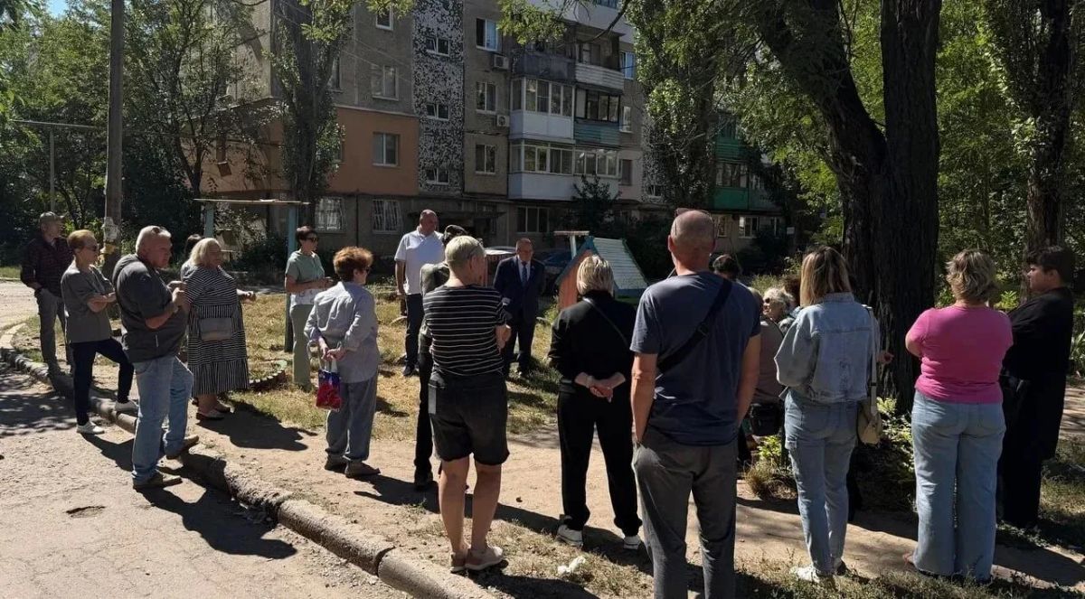 Депутаты фракции ЛДПР продолжают работу с жителями Депутаты фракции ЛДПР продолжают работу с жителями