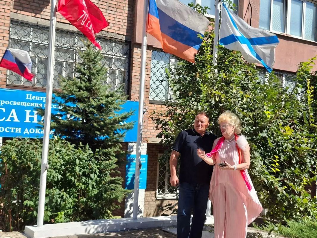 Валентин Левченко: Сегодня, с глубоким уважением и признанием поздравляем выдающуюся поэтессу Галину Николаевну Боженко с её 70-летним юбилеем Валентин Левченко: Сегодня, с глубоким уважением и признанием поздравляем выдающуюся поэтессу Галину Николаевну Боженко с её 70-летним юбилеем