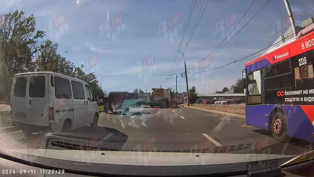 Сразу 3 аварии произошли на Макшоссе - движение немного затруднено в сторону Донецка Сразу 3 аварии произошли на Макшоссе - движение немного затруднено в сторону Донецка
