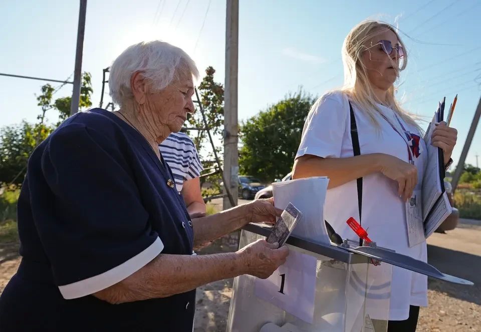 Борис Трима: «Выборы в Госдуму в Донбассе: В азовской Ялте в досрочном голосовании приняла участие династия греков Борис Трима: «Выборы в Госдуму в Донбассе: В азовской Ялте в досрочном голосовании приняла участие династия греков