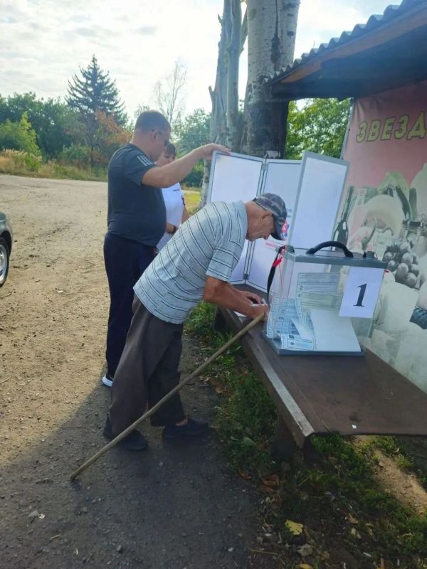 В Снежном завершился первый день досрочного голосования на выборах депутатов В Снежном завершился первый день досрочного голосования на выборах депутатов