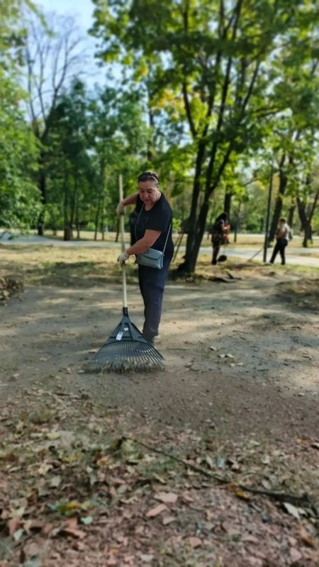 В преддверии Дня города прошел масштабный субботник В преддверии Дня города прошел масштабный субботник