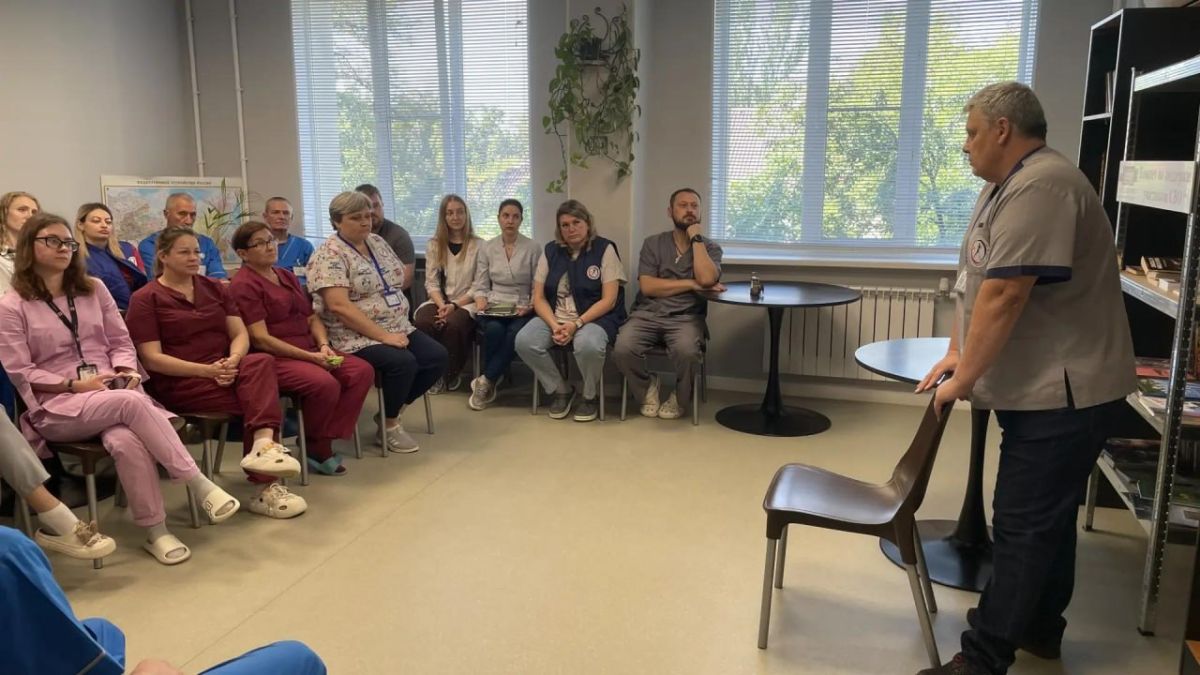 Юрий Покинтелица: Во исполнение поручения Главы ДНР Дениса Владимировича Пушилина провел рабочую встречу с сотрудниками отделения реабилитации и абилитации Центра Юрий Покинтелица: Во исполнение поручения Главы ДНР Дениса Владимировича Пушилина провел рабочую встречу с сотрудниками отделения реабилитации и абилитации Центра