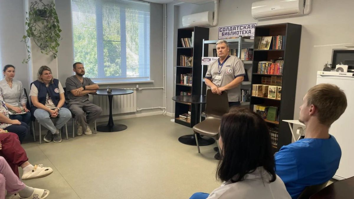 Юрий Покинтелица: Во исполнение поручения Главы ДНР Дениса Владимировича Пушилина провел рабочую встречу с сотрудниками отделения реабилитации и абилитации Центра
