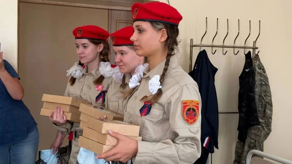 Для активистов молодежных организаций Ясиноватой поддержка военнослужащих и помощь фронту – не только гражданский долг, но и долг совести Для активистов молодежных организаций Ясиноватой поддержка военнослужащих и помощь фронту – не только гражданский долг, но и долг совести