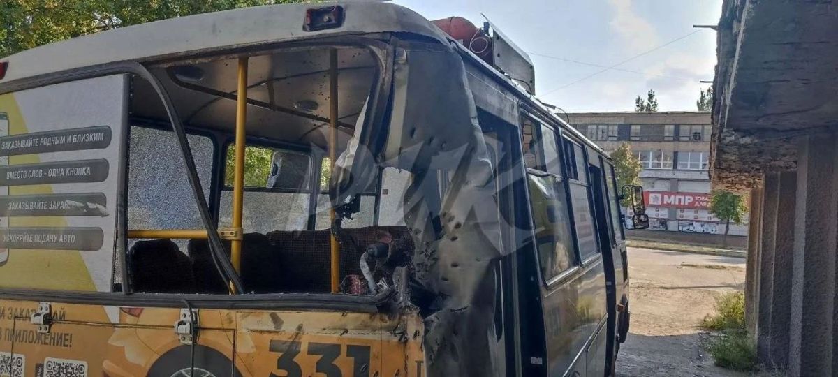 В результате атак БПЛА ВСУ в Горловке повреждены 2 пассажирских автобуса