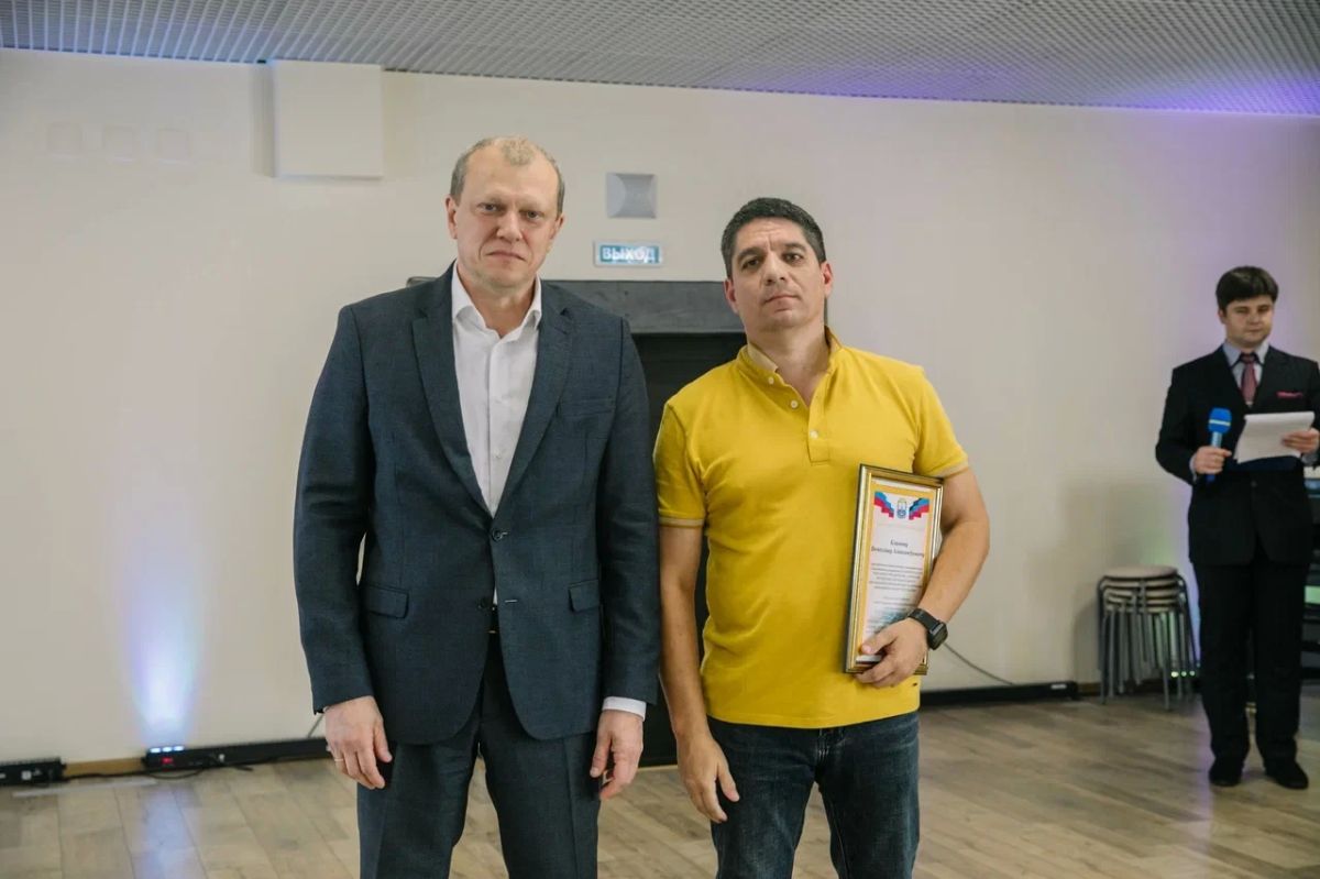 Антон Кольцов: По случаю Дня города отметил благодарственными письмами отличившихся сотрудников Администрации округа, подведомственных и других бюджетных учреждений и организаций, коммунальных служб и ряда частных предприятий Антон Кольцов: По случаю Дня города отметил благодарственными письмами отличившихся сотрудников Администрации округа, подведомственных и других бюджетных учреждений и организаций, коммунальных служб и ряда частных предприятий