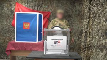 В ДНР росгвардейцы участвуют в досрочном голосовании за депутатов Госдумы