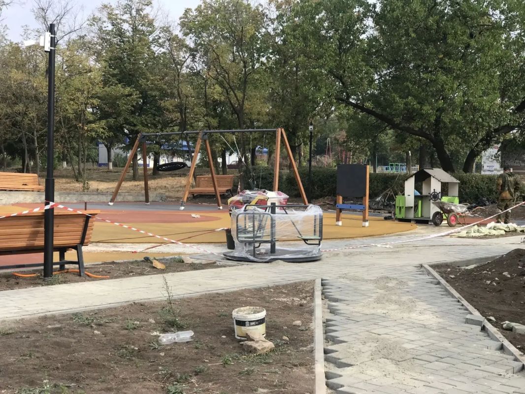 Благоустройство продолжается: в Николаевке готовят к сдаче обновленный парк Благоустройство продолжается: в Николаевке готовят к сдаче обновленный парк