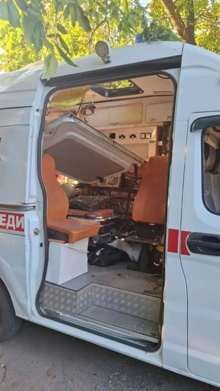 Родион Мирошник: Удар украинского БпЛА по карете скорой помощи на участке дороги Зачатовка - Красная Поляна в Волновахском районе ДНР Родион Мирошник: Удар украинского БпЛА по карете скорой помощи на участке дороги Зачатовка - Красная Поляна в Волновахском районе ДНР