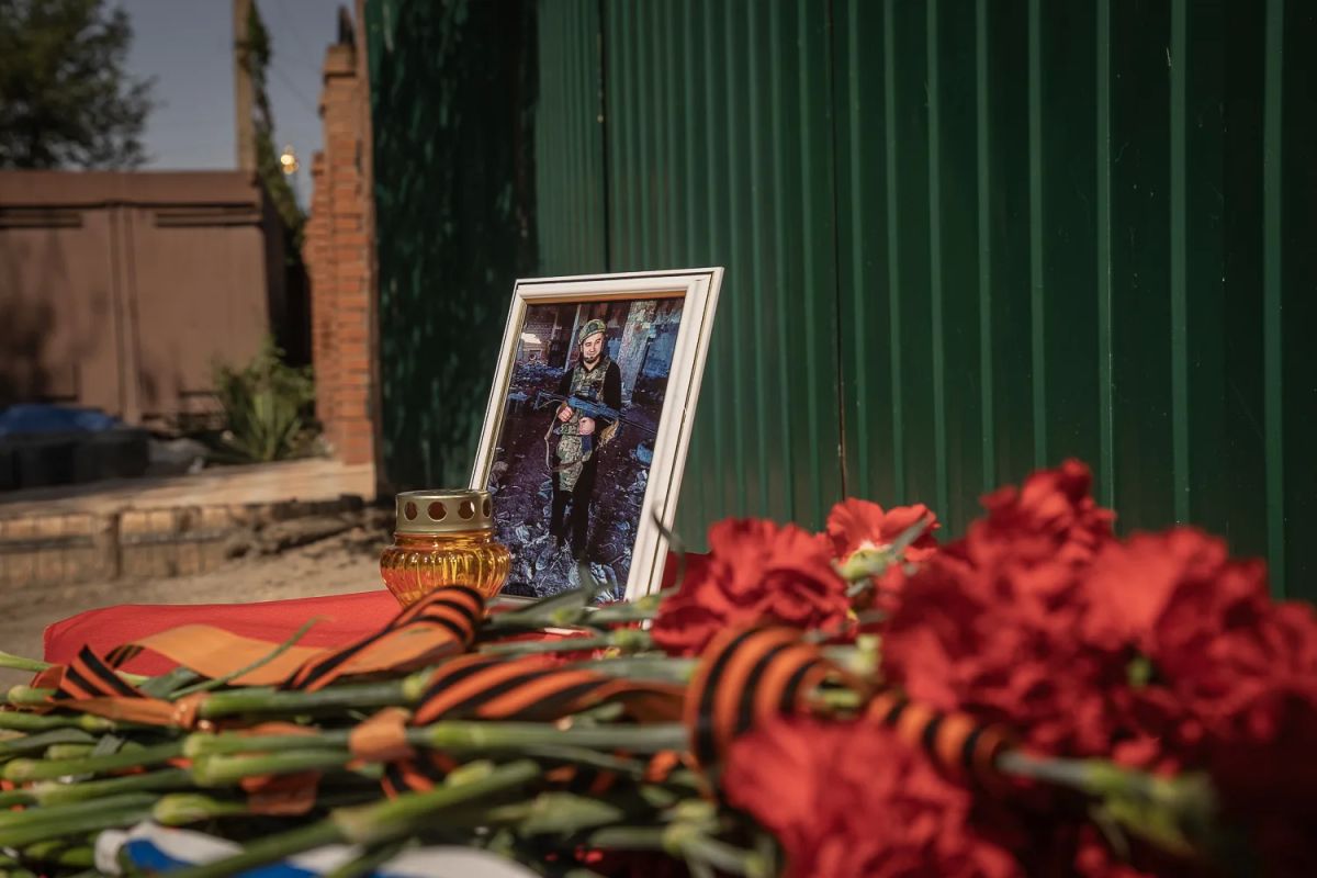 В Седово открыли Звезду Героя в память о погибшем участнике СВО В Седово открыли Звезду Героя в память о погибшем участнике СВО