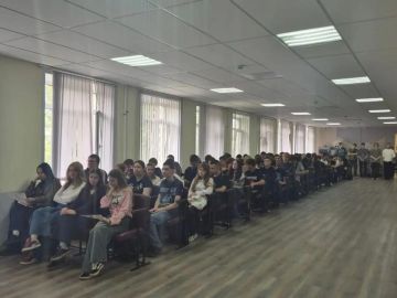 В Шахтерском колледже кино и телевидения провели профилактическую встречу со студентами