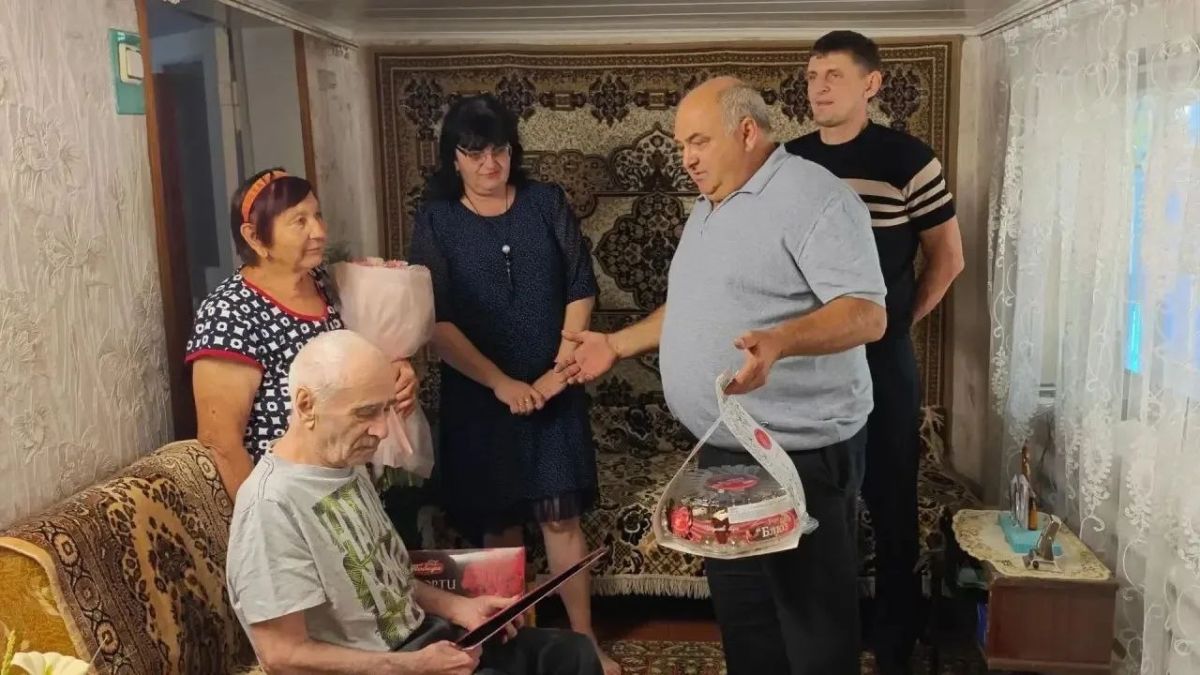 Бриллиантовый юбилей семьи из Мангушского округа Бриллиантовый юбилей семьи из Мангушского округа