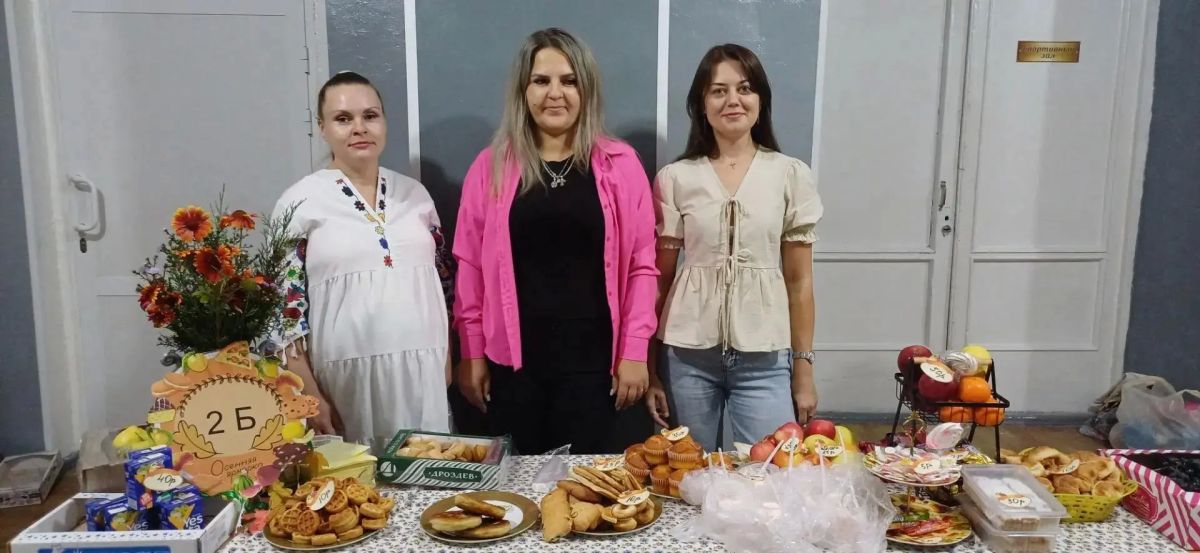 В ГБОУ "ЛИЦЕЙ "СПЕКТР" Г.О.ТОРЕЗ" прошла благотворительная ярмарка В ГБОУ "ЛИЦЕЙ "СПЕКТР" Г.О.ТОРЕЗ" прошла благотворительная ярмарка