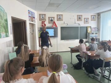 В школах Снежного продолжаются профилактические мероприятия