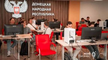 Лицей «Коллеж» и Центр «Мой бизнес» подписали соглашение о сотрудничестве, которое направлено на поддержку технологического предпринимательства и креативных индустрий среди школьников