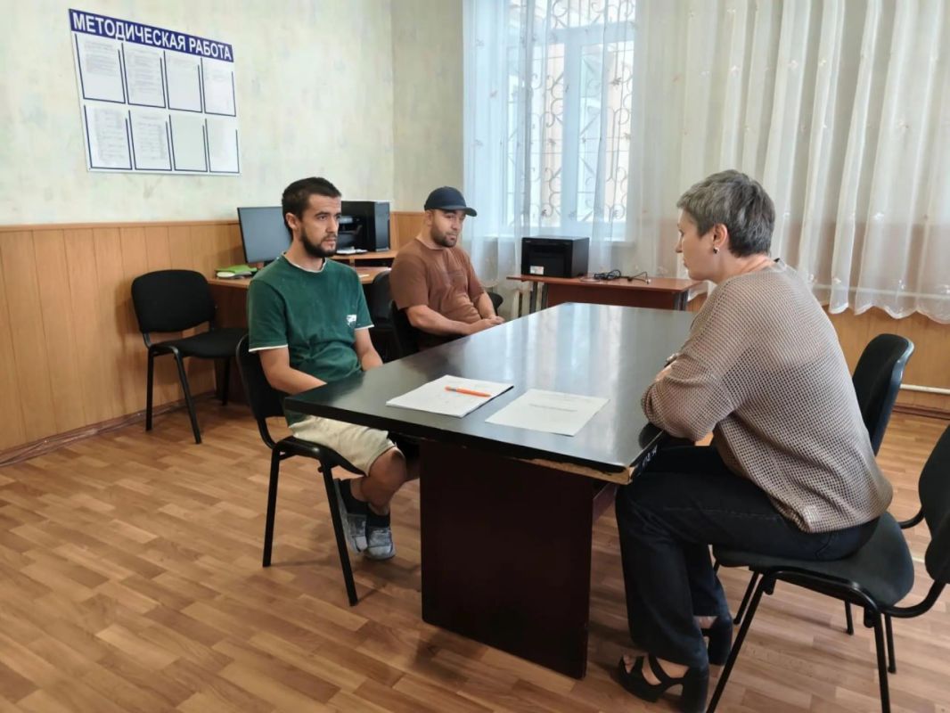 Иван Адамец: Заместитель руководителя Управы Куйбышевского района Елена Строганова провела информационно-разъяснительную встречу с иностранными гражданами Иван Адамец: Заместитель руководителя Управы Куйбышевского района Елена Строганова провела информационно-разъяснительную встречу с иностранными гражданами