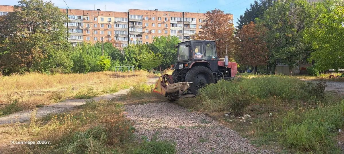 Елена Рязанцева: Сегодня ведутся работы по покосу травы на ул. Щетинина и ул. Апрельская