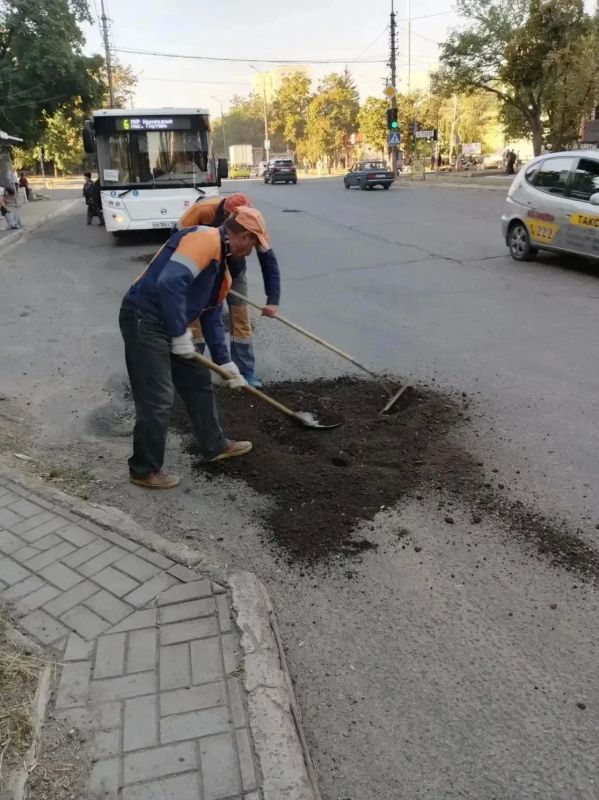 Мариупольские коммунальщики рассказали о проделанной работе за выходные