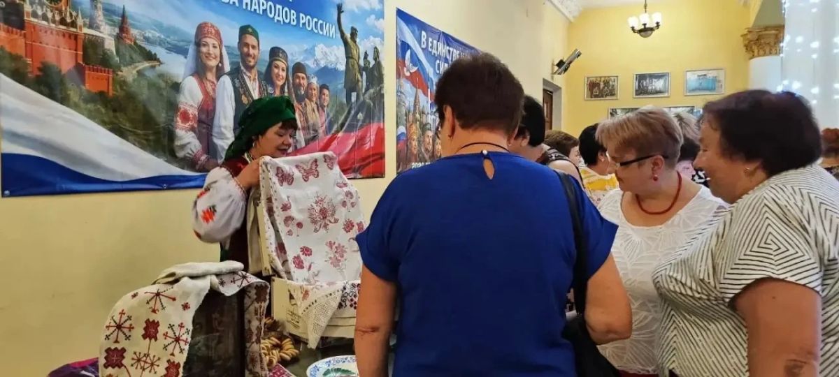 МБУ «Музей истории города Харцызска» подготовил и представил выставку «Приданное бабушки: свадебные реликвии ХIХ века» ко Дню города Харцызска МБУ «Музей истории города Харцызска» подготовил и представил выставку «Приданное бабушки: свадебные реликвии ХIХ века» ко Дню города Харцызска