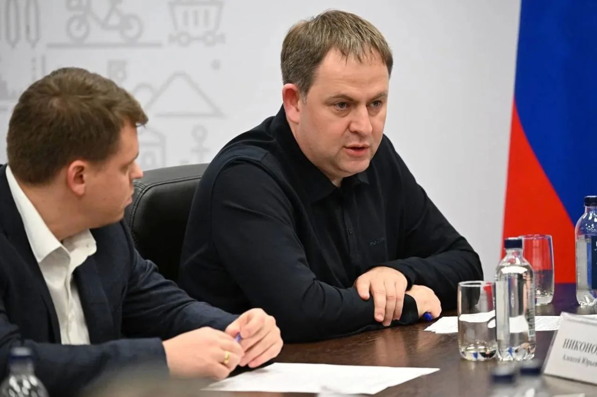 Глава ДНР Денис Пушилин провел рабочее совещание с замминистра промышленности и торговли РФ Иваном Куликовым, в ходе которого сосредоточились на финансовых и инфраструктурных инструментах развития Глава ДНР Денис Пушилин провел рабочее совещание с замминистра промышленности и торговли РФ Иваном Куликовым, в ходе которого сосредоточились на финансовых и инфраструктурных инструментах развития