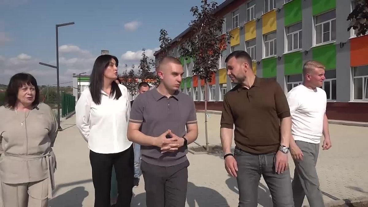 Денис Пушилин: Хороший пример самоорганизации увидел в Раздольненской школе