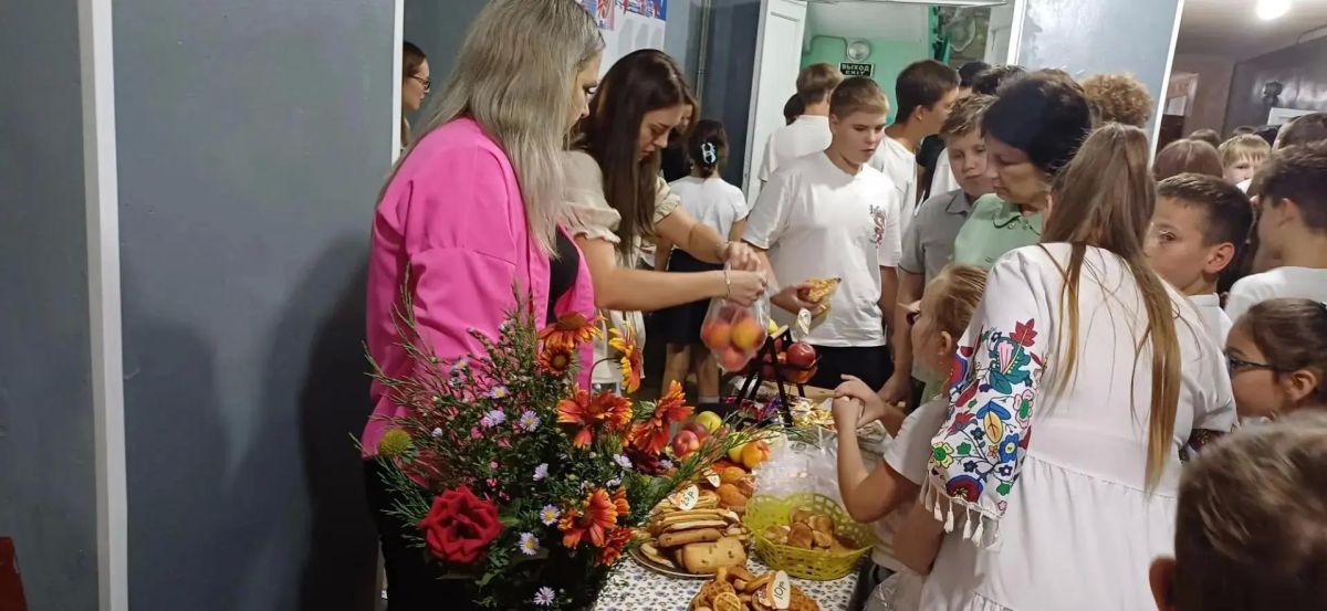 В ГБОУ "ЛИЦЕЙ "СПЕКТР" Г.О.ТОРЕЗ" прошла благотворительная ярмарка В ГБОУ "ЛИЦЕЙ "СПЕКТР" Г.О.ТОРЕЗ" прошла благотворительная ярмарка