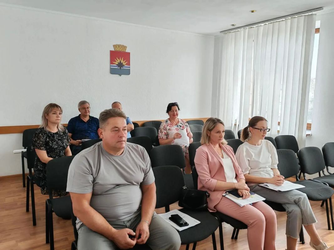 Сегодня, 14 сентября, состоялись заседания постоянных комитетов Торезского городского совета Донецкой Народной Республики Сегодня, 14 сентября, состоялись заседания постоянных комитетов Торезского городского совета Донецкой Народной Республики
