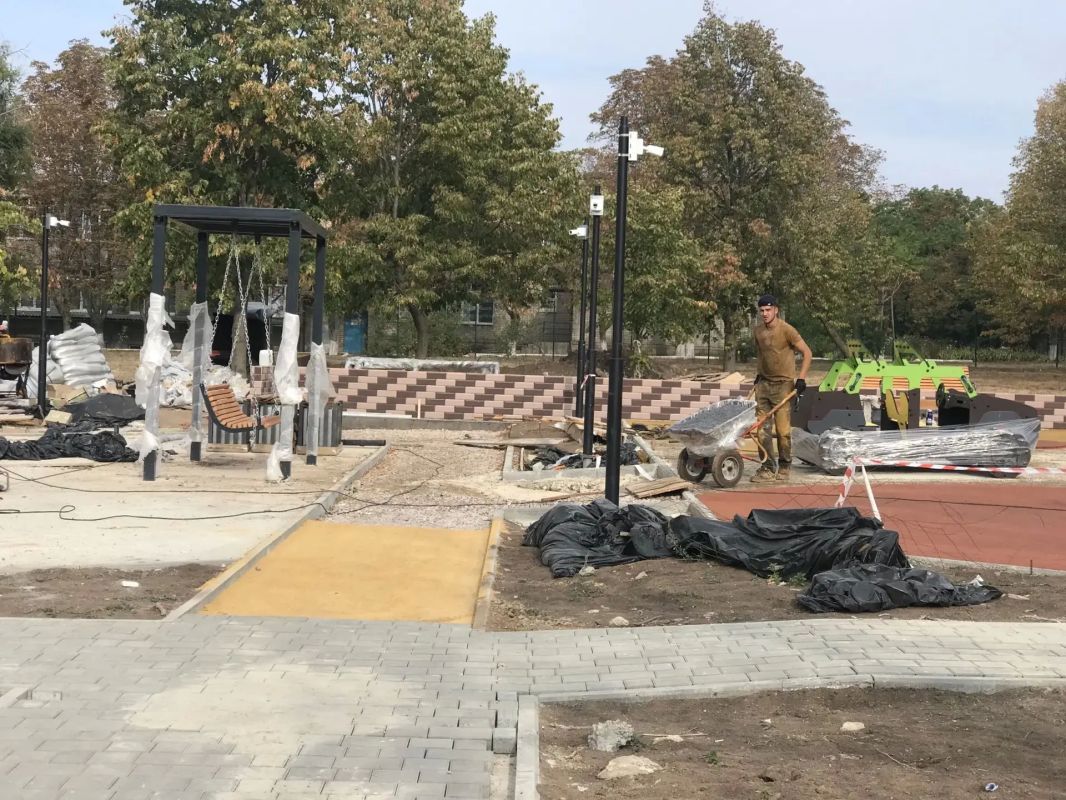 Благоустройство продолжается: в Николаевке готовят к сдаче обновленный парк Благоустройство продолжается: в Николаевке готовят к сдаче обновленный парк