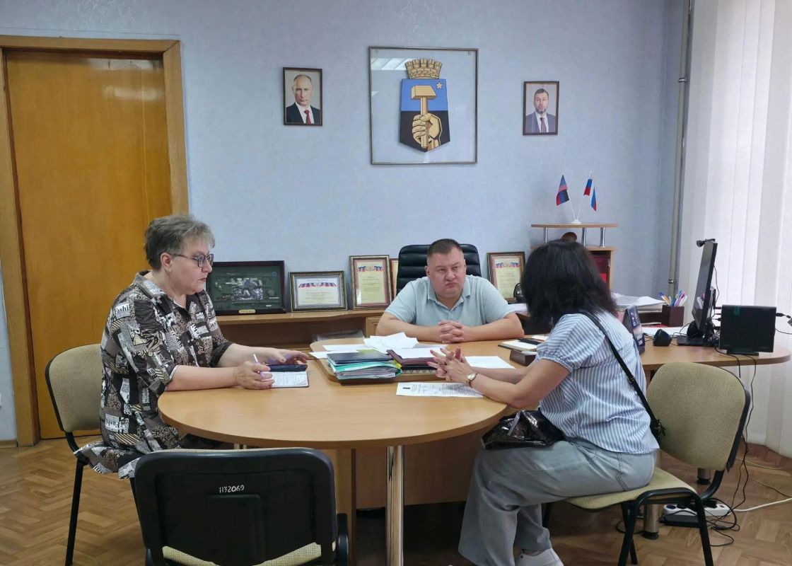 Иван Адамец: Сегодня в Управе Куйбышевского района состоялся плановый приём граждан Иван Адамец: Сегодня в Управе Куйбышевского района состоялся плановый приём граждан
