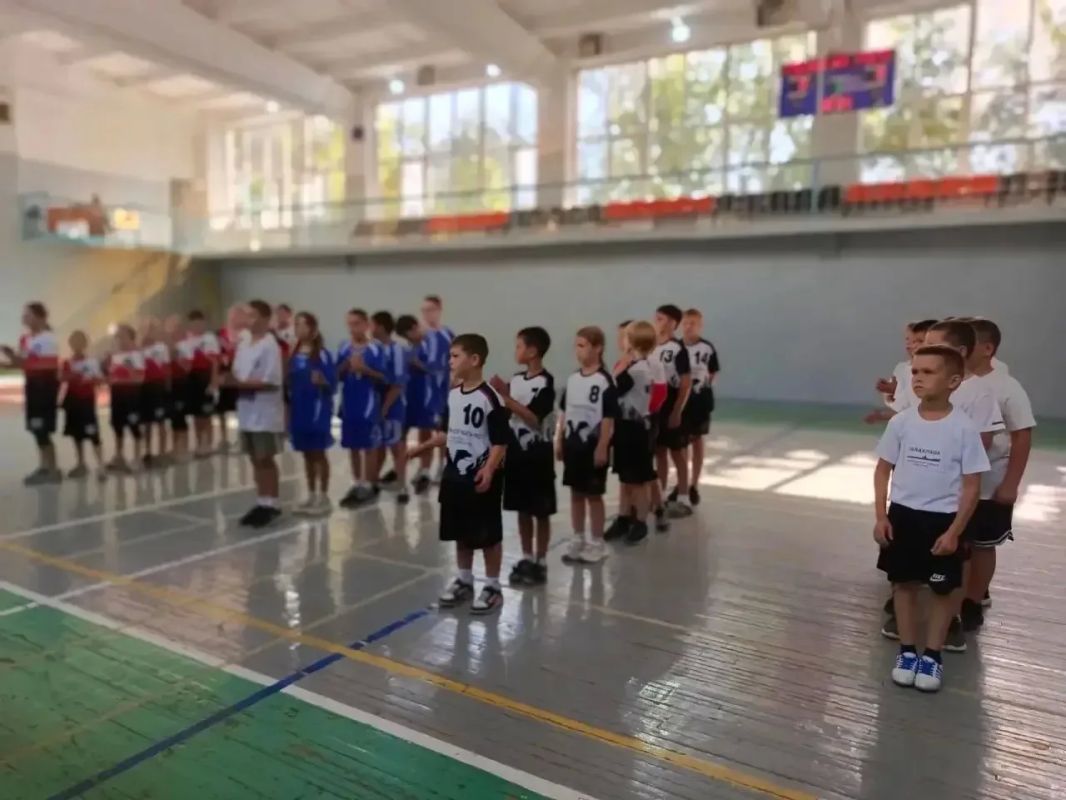 13 сентября в Харцызске состоялось первенство городского округа по гандболу среди мальчиков и девочек до 11 лет, посвящённое Дню города и Дню освобождения Донбасса от немецко-фашистских захватчиков 13 сентября в Харцызске состоялось первенство городского округа по гандболу среди мальчиков и девочек до 11 лет, посвящённое Дню города и Дню освобождения Донбасса от немецко-фашистских захватчиков