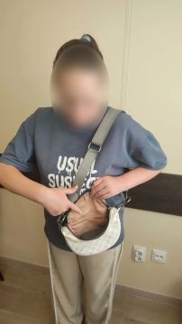 Стражи правопорядка уличили жительницу Тореза в незаконном хранении наркотиков