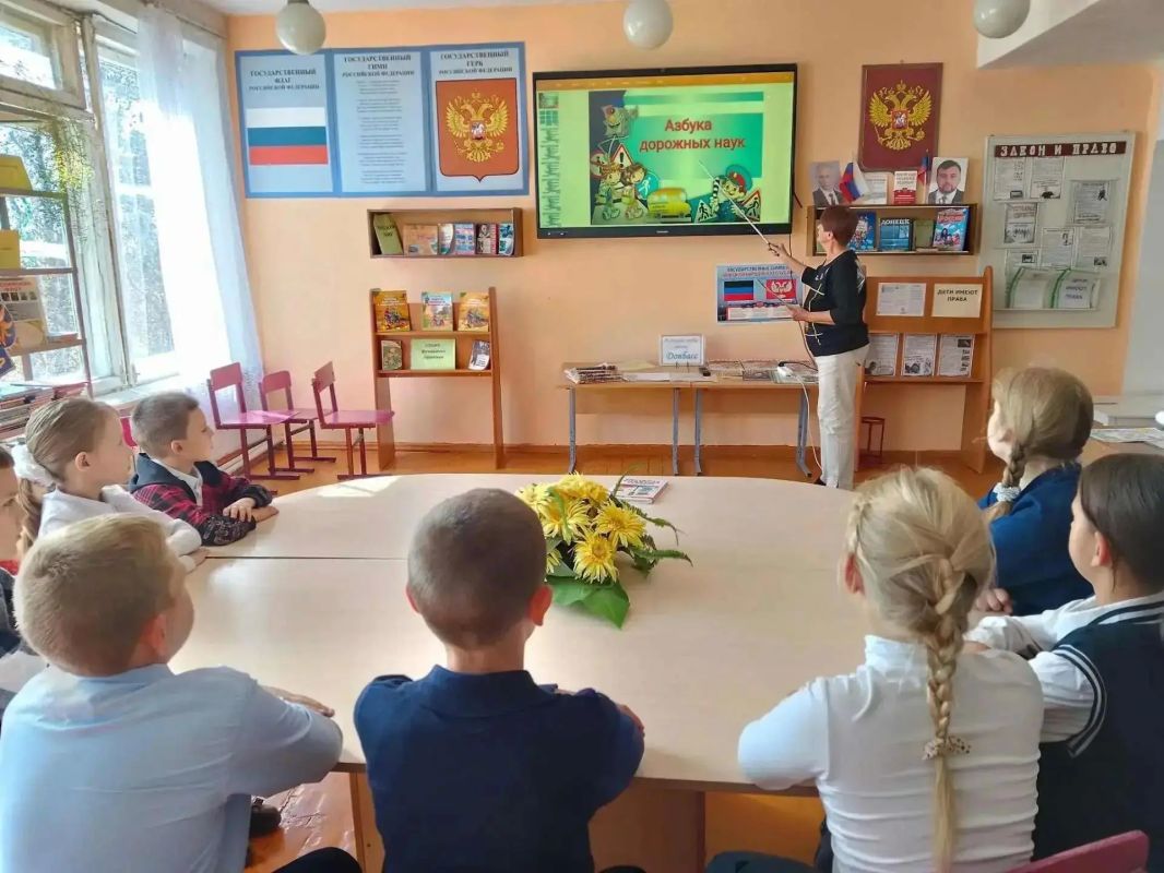 Урок безопасности «Дорожная Азбука» Урок безопасности «Дорожная Азбука»