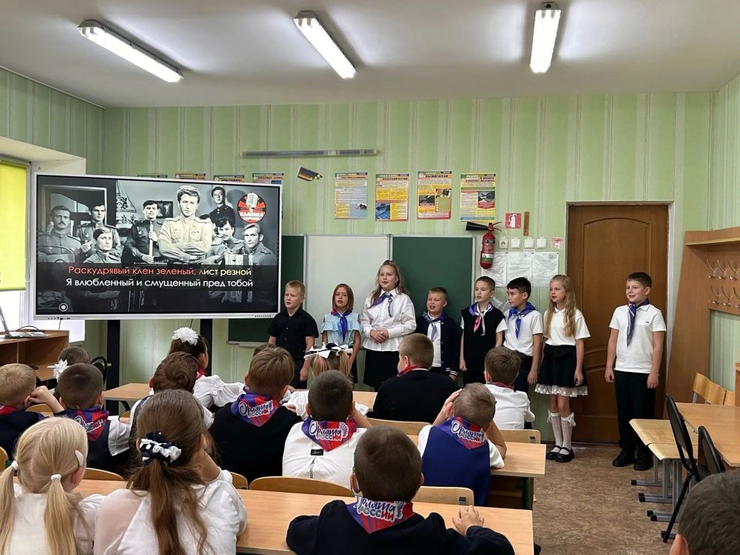В Ждановке прошел фестиваль патриотической песни В Ждановке прошел фестиваль патриотической песни