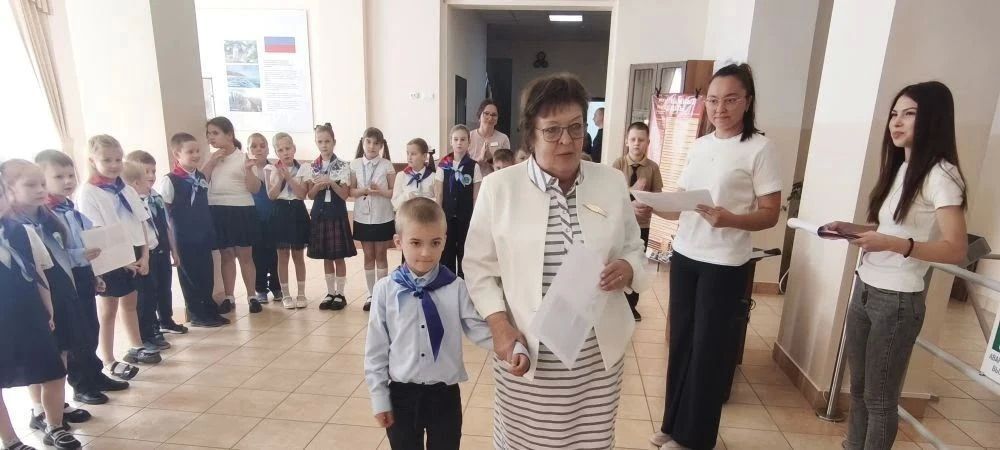 Первоклашки Ясиноватой пополняют ряды «Орлят России» Первоклашки Ясиноватой пополняют ряды «Орлят России»