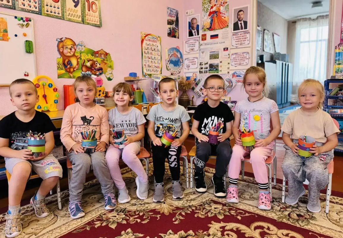 Наталья Бегуненко: В рамках федерального партийного проекта «Зеленая экономика» в Петровском районе в «Детском саду № 74» прошли занятия по декоративно-прикладному искусству на тему «Вторая жизнь старым вещам» Наталья Бегуненко: В рамках федерального партийного проекта «Зеленая экономика» в Петровском районе в «Детском саду № 74» прошли занятия по декоративно-прикладному искусству на тему «Вторая жизнь старым вещам»