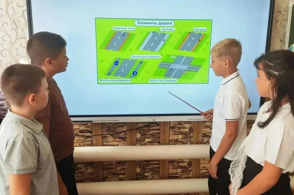 В школах Снежного продолжаются уроки безопасности по партпроекту Единой России «Безопасные дороги» В школах Снежного продолжаются уроки безопасности по партпроекту Единой России «Безопасные дороги»